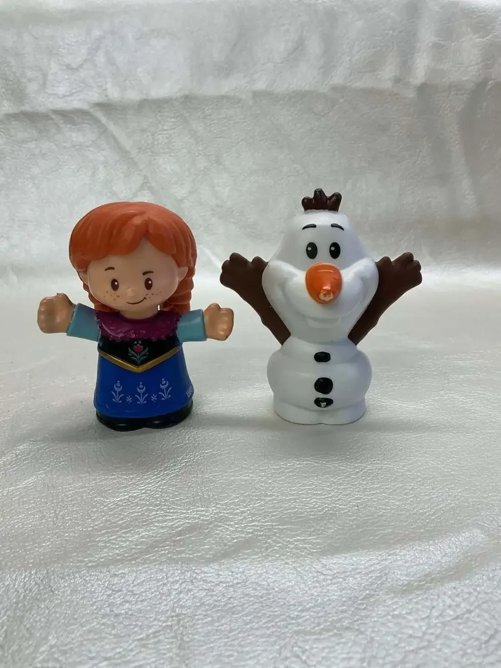 Fisher Price Little People Disney Frozen OLAF Snowman with Red Leaf